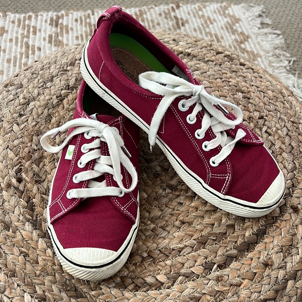 Cariuma Rio Brazil "OCA Low" Red Canvas Sneakers sz 8.5 Women/ sz 7 Men